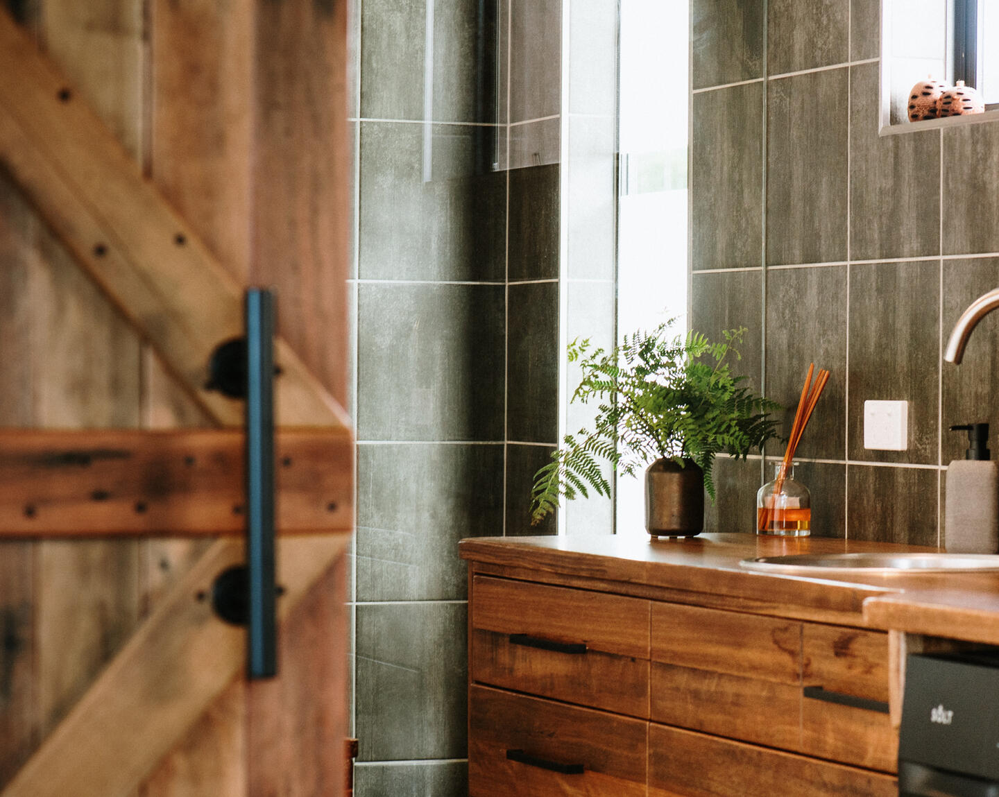 Modern light filled bathroom at Dorrigo Rainforest Retreat rainforest accommodation NSW